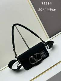 Picture of Valentino Handbags _SKUfw166008766fw